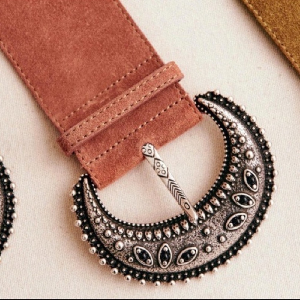 Sezane Pink Belt with Silver Crescent Buckle - final price will not go below $75 - Picture 3 of 11